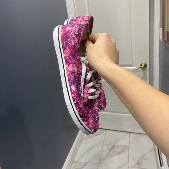 vans - Picture 4 of 6